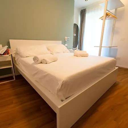 Near Vatican, Irnerio 47 Guest House Rome Room photo